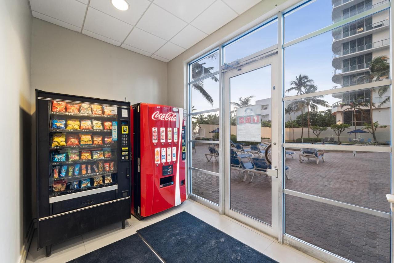 Luxury Beachfront Condo Private Beach Access, Pool & Game Room!!! Hollywood Eksteriør bilde