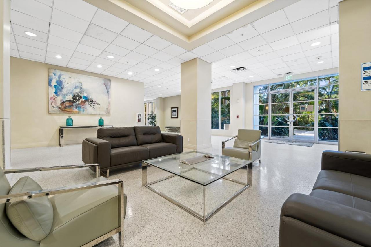 Luxury Beachfront Condo Private Beach Access, Pool & Game Room!!! Hollywood Eksteriør bilde
